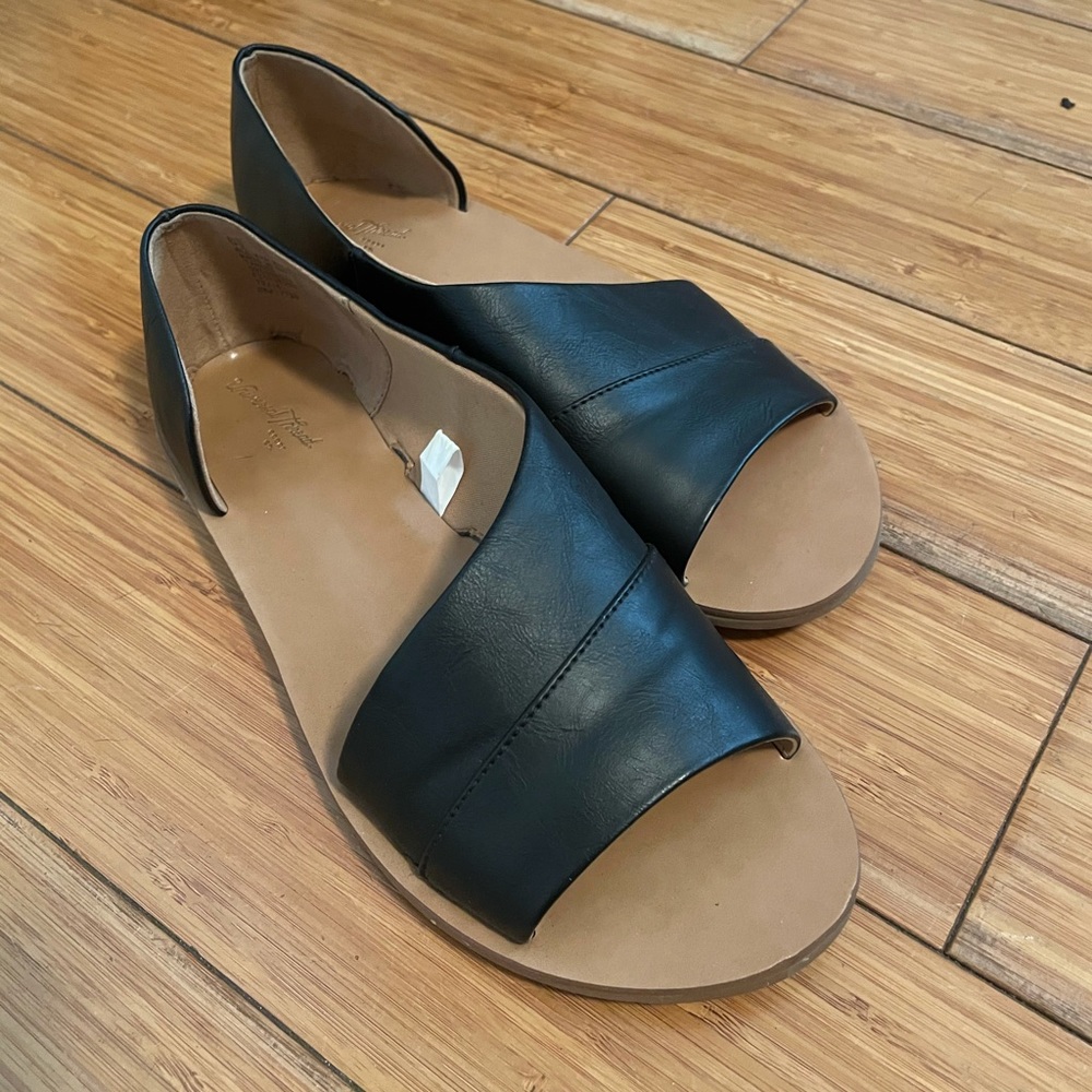 Black trendy sandals